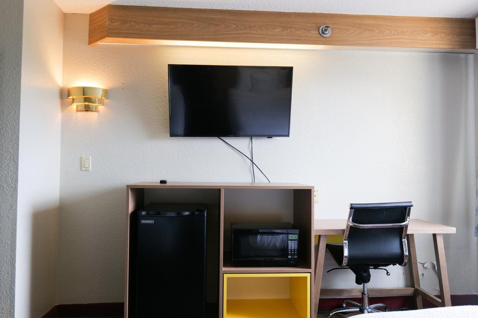 Days By Wyndham Flint/bishop International Airport Hotel Flint